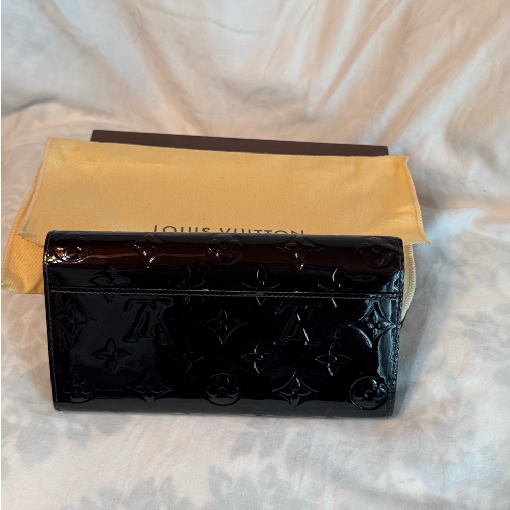 LV Patent Leather Vernis Amarante Sarah Long Wallet with Box and Dust Bag - Picture 4 of 13